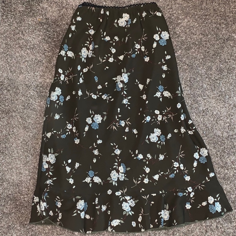 Vintage floral mid length skirt
